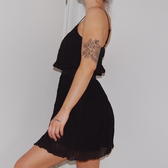 Guess Pleated Black Mini Dress - Picture 2 of 5